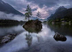 Jezioro Hintersee w niemieckich Alpach