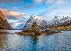 Norwegia, Góry, Jezioro Kjosnesfjorden, Kamienie, Chmury