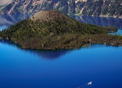 Jezioro Kraterowe i Wyspa Czarodzieja