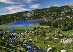 Jezioro Lac des Bouillouses w Pirenejach we Francji