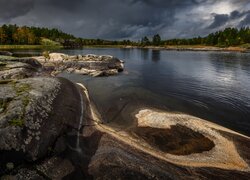 Rosja, Karelia, Jezioro, Ładoga, Skały, Chmury, Drzewa