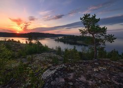 Jezioro Ładoga, Drzewa, Wysepki, Zachód słońca, Obwód leningradzki, Rosja