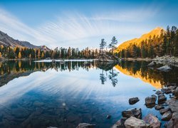 Jezioro Lago di Saoseo w dolinie Val di Campo