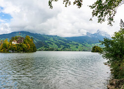 Jezioro Lake Lauerz w Szwajcarii