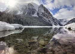Jezioro Lake Louise, Park Narodowy Banff, Kanada, Zima, Góry, Kamienie