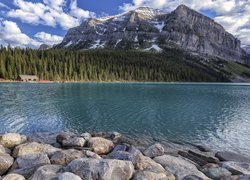 Park Narodowy Banff, Jezioro Lake Louise, Kanada, Góry Skaliste, Kamienie, Domek