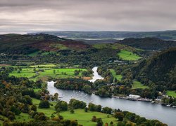 Wzgórza, Gummers How, Pola, Łódki, Jezioro, Lake Windermere, Drzewa, Kumbria, Anglia