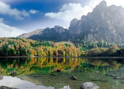Góry Alpy, Jezioro Langbathseen, Gmina Ebensee, Austria, Las, Chmury, Odbicie