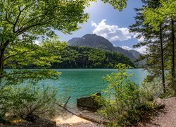 Austria, Styria, Góry, Jezioro Leopoldsteinersee, Drzewa, Chmury