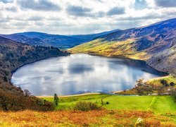 Jezioro Lough Tay w irlandzkich górach Wicklow