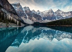 Kanada, Alberta, Park Narodowy Banff, Jezioro, Moraine Lake, Góry, Canadian Rockies, Las, Odbicie