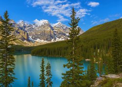 Jezioro Moraine Lake w Parku Narodowym Banff