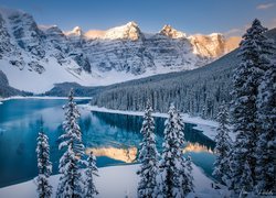 Zima, Góry, Jezioro, Moraine Lake, Ośnieżone, Drzewa, Góry, Park Narodowy Banff, Kanada