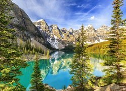 Jezioro Moraine w Parku Narodowym Banff w Albercie
