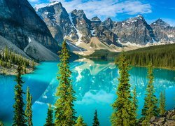 Kanada, Prowincja Alberta, Park Narodowy Banff, Jezioro Moraine, Dolina Dziesięciu Szczytów, Drzewa, Góry, Chmury