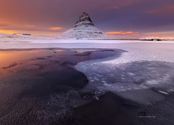 Góra Kirkjufell, Islandia, Zima, Jezioro