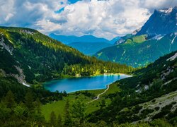 Góry, Alpy, Jezioro, Seebensee, Lasy, Drzewa, Chmury, Zieleń, Tyrol, Austria