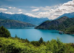 Jezioro Serre Poncon we Francji