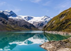 Jezioro Stausee Mooserboden i góry Hohen Tauern w Austrii