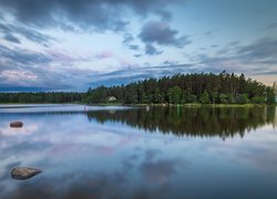 Jezioro w miejscowości Kotka