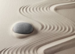 Kamień w piasku