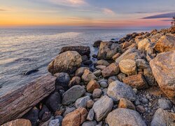 Wschód słońca, Morze, Hammonasset Beach, Plaża, Kamienie, Głazy, Madison, Connecticut, Stany Zjednoczone