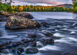 Rzeka, Du Diable River, Kamienie, Park Narodowy Mont Tremblant, Prowincja Quebec, Kanada