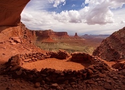 Kamienny krąg False Kiva w Parku Narodowym Canyonlands