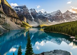 Kanada, Alberta, Park Narodowy Banff, Jezioro Moraine, Dolina Dziesięciu Szczytów, Las, Drzewa, Góry, Odbicie
