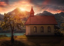 Kaplica w Betlis nad jeziorem Walensee w Szwajcarii