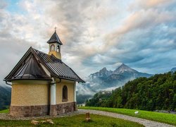 Góry, Alpy, Lasy, Drzewa, Kapliczka, Kirchleitn Kapelle, Chmury, Berchtesgaden, Bawaria, Niemcy