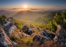 Karpaty w Słowacji o wschodzie słońca