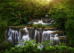 Wodospad Erawan, Kaskada, Drzewa, Park Narodowy Erawan, Prowincja Kanchanaburi, Tajlandia