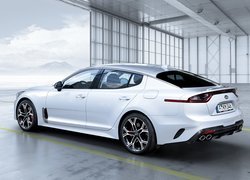 Biała, Kia Stinger GT