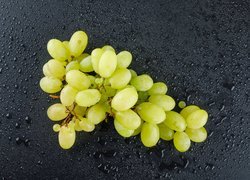 Kiść jasnych winogron
