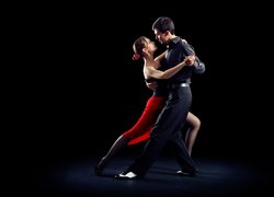 Kobieta i mężczyzna w tańcu
