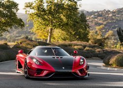 Czerwono-czarny, Koenigsegg Regera