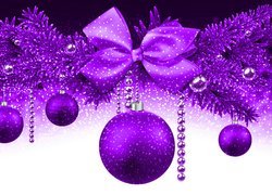 Kompozycja świąteczna w fioletowym kolorze