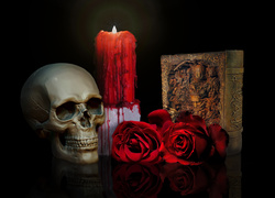 Kompozycja z czaszki, kapiącej świecy, starej księgi i czerwonych róż