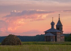 Rosja, Obwód archangielski, Nisogora, Cerkiew, Kopa, Łąka