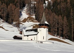 Zima, Kościół Frauenkirch, Davos, Kanton Gryzonia, Szwajcaria