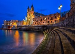 Kościół Karmelitów nad zatoką Balluta Bay w Saint Julians na Malcie