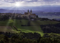 Kościół na wzgórzu w austriackiej gminie Maria Taferl