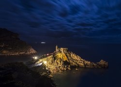 Kościół św. Piotra w Portovenere o zmierzchu