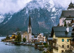 Austria, Hallstatt, Góry, Alpy Salzburskie, Jezioro Hallstattersee, Domy, Chmury