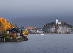 Jezioro Traunsee, Skała, Kościół w Traunkirchen, Jesień, Domy, Austria