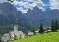 Kościół, Wioska, Calfusch, Drzewa, Góry, Dolomity, Włochy