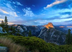 Krajobraz kalifornijskiego Parku Narodowego Yosemite