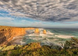 Park Narodowy Port Campbell, Cieśnina Bassa, Skały, Kolumny wapienne, Dwunastu Apostołów, Klif, Ocean, Chmury, Morze, Stan Wiktoria, Australia