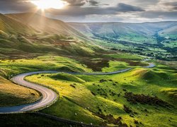 Wzgórza, Wzgórze Mam Tor, Droga, Łąki, Wyżyna Peak District, Derbyshire, Anglia